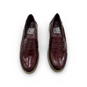 Woman’s Burgundy Loafers